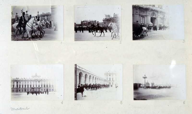 Parada militar en el Patio de la Armeria