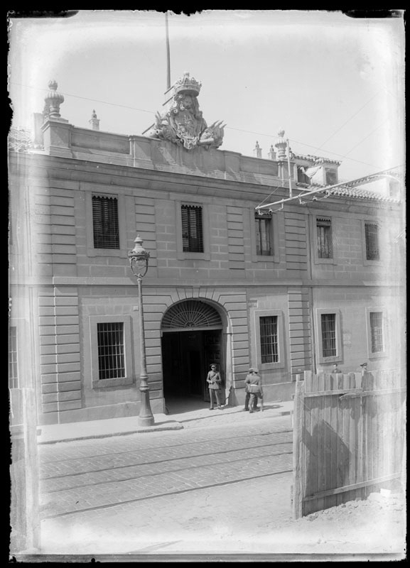 Entrada a las Caballerizas Reales
