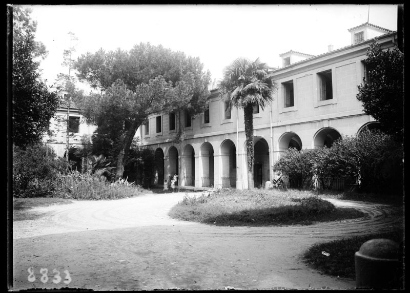 Patio del jardn de las Caballerizas Reales