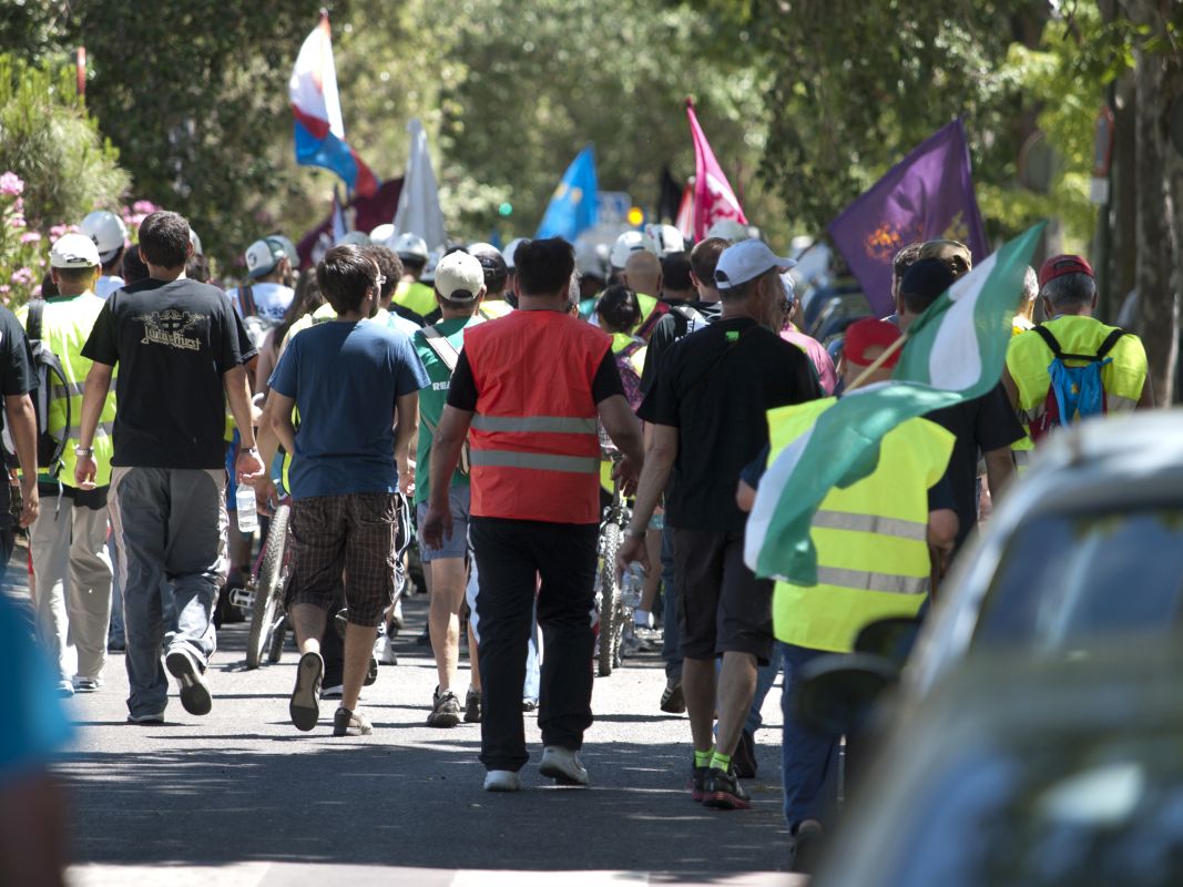 Mineros de la Marcha Negra caminando