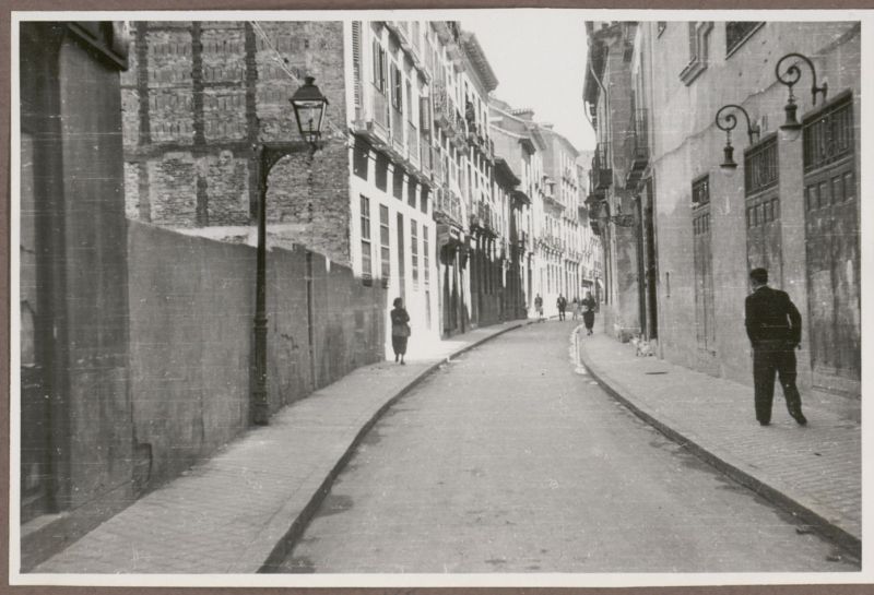 Calle de las Dos Hermanas asfaltada