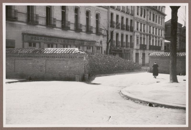 Calle de Quintana con tapia